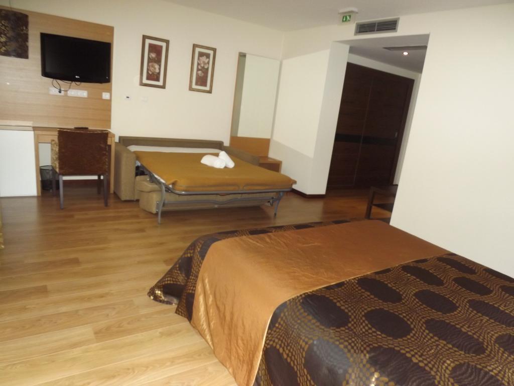 Hotel Do Vale 阿吉亚尔-达贝拉 外观 照片