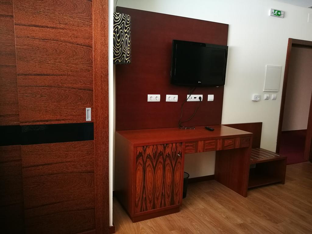 Hotel Do Vale 阿吉亚尔-达贝拉 外观 照片